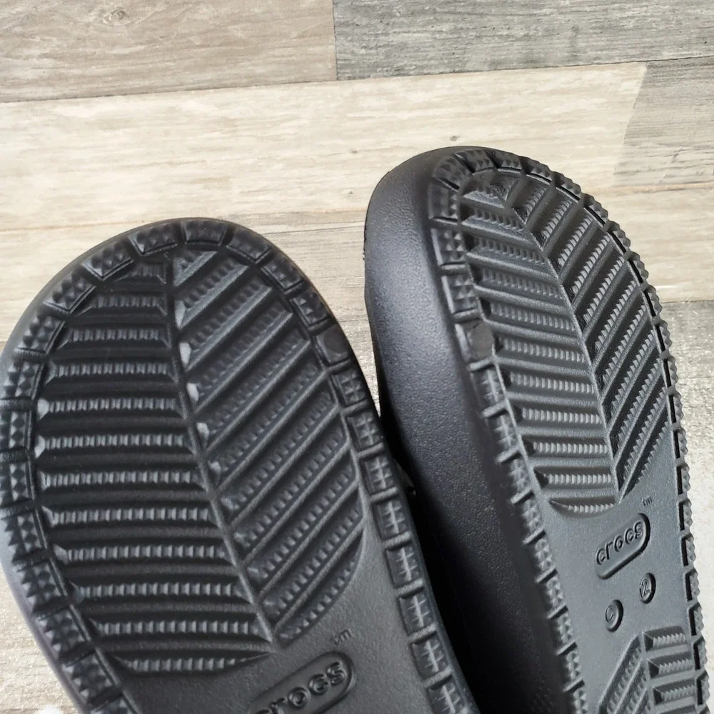 Crocs Classic V2 Little Kids Sandals Sz 12 C12 Black Rubber Comfort Slip On